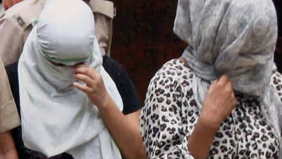 ஆன்லைன் மூலம் பாலியல் தொழில்... சிக்கிய புரோக்கர்கள்... விசாரணையில் திடுக்கிடும் தகவல்கள்!