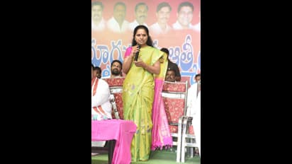 సోనియా.. అచ్చం చంద్రబాబుని దింపేసింది.. కవిత