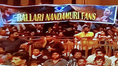 'అరవింద సమేత' ప్రీరిలీజ్ హడావిడి.. భారీ ఎత్తున తరలివచ్చిన అభిమానులు!