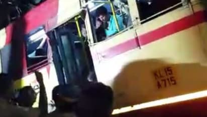 തിരുവനന്തപുരത്ത് കെ.എസ്.ആർ.ടി.സി സൂപ്പർഫാസ്റ്റ് ബസ് തോട്ടിലേക്ക് മറിഞ്ഞു