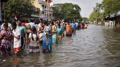 Chennai Flood: மாமல்லபுரம் -ஸ்ரீஹரிகோட்டா அருகே கரை கடக்கும்.. தொடரும் மழையால் பீதியில் சென்னைவாசிகள்.!