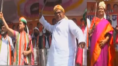 కత్తి దూసిన జానా:  రాములమ్మ, జేజమ్మల విన్యాసాలు