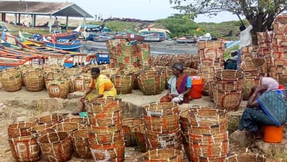 പൂന്തുറയിൽ സ്ഥിതി ഗുരുതരം: നൂറിലേറെ പേർക്ക് കൊവിഡ്, പൊലീസ് കമാൻഡോകളെ വിന്യസിച്ചു