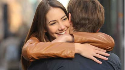 ശരിക്കും ഒരു 'കെട്ടിപ്പിടുത്തം' നല്കുന്നതെന്താണ്?