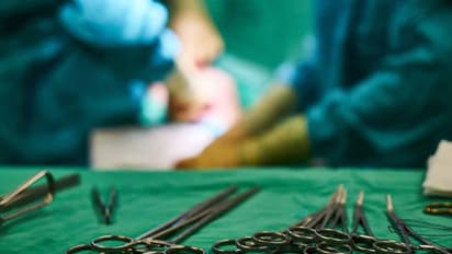 മരണത്തിലേക്ക് നടക്കുമ്പോഴും മകള്‍ക്ക് ജീവന്‍ പകുത്തുനല്‍കി; ചരിത്രമാകുന്നു ഈ കരള്‍മാറ്റ ശസ്ത്രക്രിയ