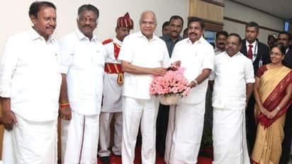 ஆளுநருடன் முதல்வர் திடீர் சந்திப்பு... அமைச்சரவையில் மாற்றம்..?