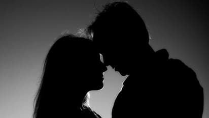 దర్శకులతోనే హీరోయిన్ డేటింగ్..?