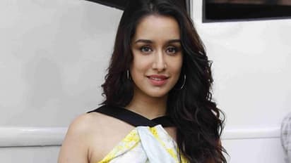 ప్రభాస్ హీరోయిన్ కు అస్వస్థత.. షూటింగ్ కు బ్రేక్!