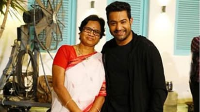 తారక్ తో ఇంత క్లోజ్ గా ఫోటో దిగిన ఈమె ఎవరంటే..?