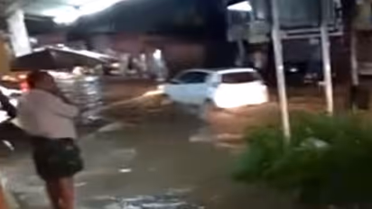 ഇടുക്കിയില് ഉരുള്പൊട്ടല്; നിരവധി വീടുകള് തകര്ന്നു