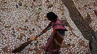  ಈ ಕೆಲಸ ಮಾಡಿದ್ರೆ ಲಕ್ಷ್ಮೀ ದೇವಿ ನಿಮ್ಮ ಮೇಲೆ ತುಂಬಾನೆ ಕೋಪ ಮಾಡ್ತಾಳೆ