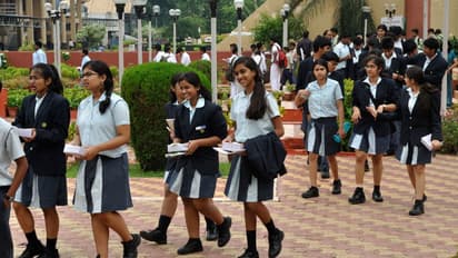 சி.பி.எஸ்.இ. 10 ஆம் வகுப்பு... புதிய மதிப்பெண் திட்டத்தை தொடர முடிவு!