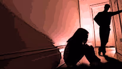 പിസ്സ വാഗ്ദാനം ചെയ്ത് പത്താം ക്ലാസുകാരിയെ കൂട്ടബലാത്സംഗം ചെയ്തു