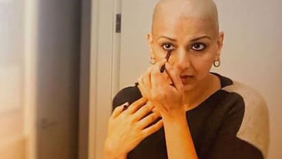 കൈവിരലുയര്ത്താന് പോലുമായിരുന്നില്ല; വേദന നിറഞ്ഞ ദിവസങ്ങളെ കുറിച്ച് സൊണാലി ബിന്ദ്ര