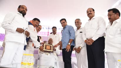 అగ్రసేన్ మహరాజ్ జయంతి సందర్భంగా రోశయ్యతో కేటిఆర్ మాటామంతీ (ఫొటోలు)