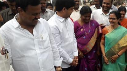 దత్తత గ్రామంలో పర్యటించిన నారా భువనేశ్వరి