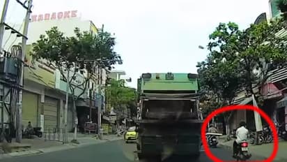 മൊബൈലില് മെസേജയച്ച് സ്കൂട്ടറോടിച്ച യുവാവിന് സംഭവിച്ചത്!