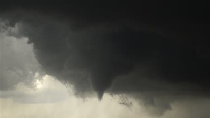 আগামী ১২ ঘন্টায় আরও শক্তিশালী ঘূর্ণিঝড়ে পরিণত হবে 'আমফান', রাজ্য়ে অতি ভারী বৃষ্টির পূর্বাভাস