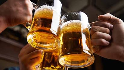 ಮನೆ ಬಾಗಿಲಿಗೆ ಮದ್ಯ, ಕುಡುಕರಿಗೆ ಬಂಪರ್ ಕೊಡುಗೆ