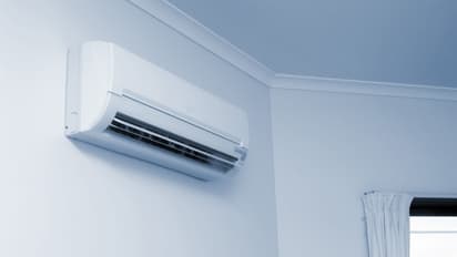 എസി പൊട്ടിത്തെറിച്ച് കുടുംബത്തിലെ കുട്ടികളടക്കം നാല് പേർ മരിച്ചു