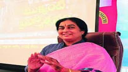 పద్మినీరెడ్డి యూటర్న్:కాంగ్రెస్ లోనే కొనసాగుతానని ప్రకటన