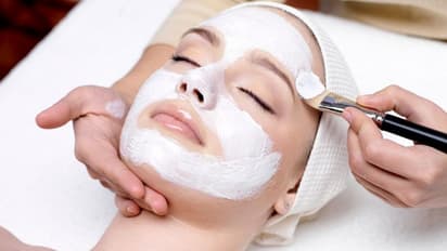 শীতকালে বিশেষ যত্ন নিন অয়েলি স্কিনের, মেনে চলুন এই রুটিন