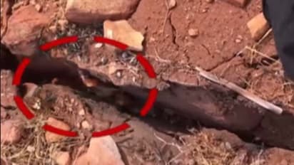 కర్నూలులో వింత.. భూమిలో నుంచి మంటలు