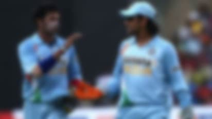 அவரின் மறு பக்கம் எனக்குத்தான் தெரியும்! இந்திய கிரிக்கெட் வீரர் மீது பிரபல தமிழ் பட நடிகை பரபரப்பு புகார்!