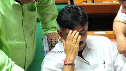 ‘ನಾಯಿ ಬಾಲದ ರೀತಿ ಡಿಕೆಶಿ ಮುದುರಿಕೊಂಡಿದ್ದಾರೆ’