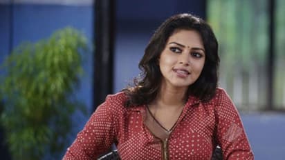 డైరెక్టర్ ని హగ్ చేసుకుందామని వెళ్తే.. నటి అమలాపాల్ కామెంట్స్!