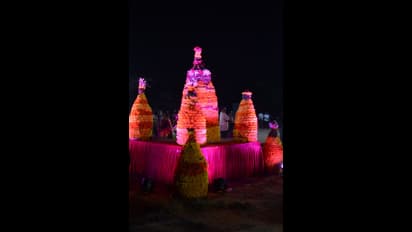 బతుకమ్మ సంబరాల్లో పాల్గొన్న సినీనటి గౌతమి (ఫోటోలు)