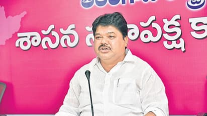 నాలాగే టీఆర్ఎస్‌లో  చాలా మంది: ఏడ్చిన  రాములు నాయక్