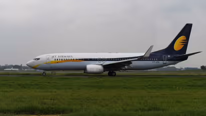 Cash-strapped Jet Airways apologises to senior employees after defaulting on September salary