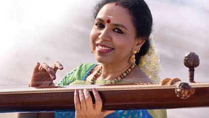 கர்நாடக பாடகி சுதா ரகுநாதனை சோகத்தில் ஆழ்த்திய மரணம்! கண்ணீரில் மூழ்கிய குடும்பத்தினர்!