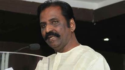 వైరముత్తుని ఎందుకు ప్రశ్నించడం లేదు.. ప్రముఖ సింగర్ ఫైర్!