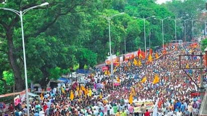 శబరిమలలో యుద్ధమేనా... అడుగుపెట్టేందుకు, అడ్డుకునేందుకు రెడీ అయిన మహిళలు