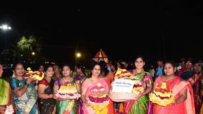 తొమ్మిది రోజులు బతుకమ్మ వేడుకలు.. ఒక్కోరోజు ఒక్కో పేరుతో..