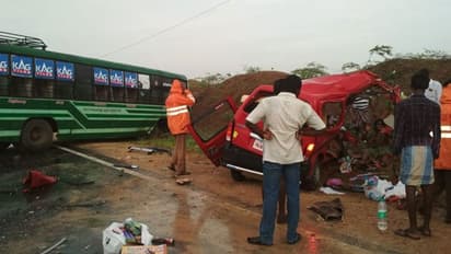அரசு பேருந்து - கார் நேருக்கு நேர் மோதல்... சம்பவ இடத்திலேயே 3 பேர் உயிரிழப்பு!
