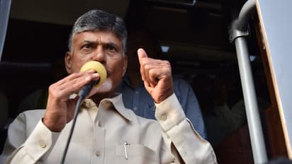 శ్రీకాకుళం జిల్లాలో తుఫాను ప్రభావిత ప్రాంతాల్లో చంద్రబాబు పర్యటన (ఫోటోలు)