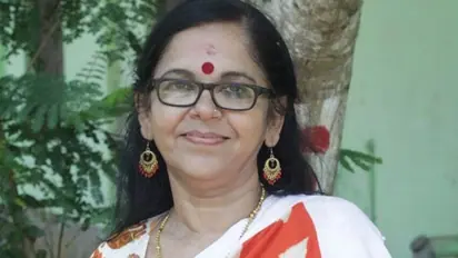 ശബരിമലയില് യുവതികള്ക്കെതിരെ പ്രതിഷേധം നയിക്കുന്നവരെ ചരിത്രം ഓര്മ്മിപ്പിച്ച് ശാരദകുട്ടി