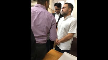 हयात होटल में पिस्टल लहराने वाले आशीष पांडे ने पटियाला हाउस कोर्ट में किया सरेंडर