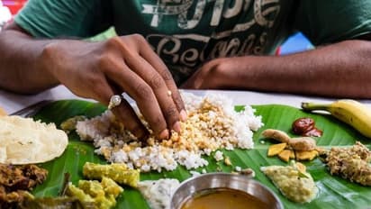 வாழை இலையில் சாப்பிடுவதால்  இப்படி ஒரு நன்மை இருக்கிறது தெரியுமா?