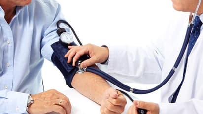 ഈ 4 കാര്യങ്ങൾ ഒഴിവാക്കിയാൽ രക്തസമ്മർദ്ദം നിയന്ത്രിക്കാം