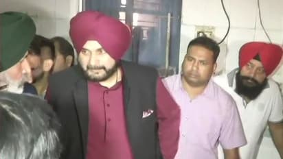 सिद्धू बोले, तेज रफ्तार ट्रेन ने नहीं दिया था हॉर्न, मामले पर राजनीति न हो