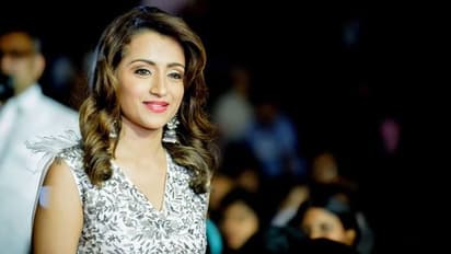 பிறந்தநாளில் ரசிகர்களுக்கு செம்ம ட்ரீட் கொடுக்கும் த்ரிஷா..!