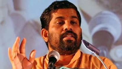 'സംഘികള് പി കെ ഷിബുവിനെ കാണുമ്പോള് മനുഷ്യര് കാണുക സ്വാമിയെ'; പരിഹാസവുമായി സ്വാമി സന്ദീപാനന്ദ ഗിരി