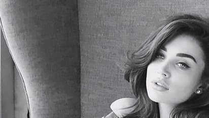 ரகசியமாக நடந்து முடிந்த நிச்சயதார்தம்? காதலனுடன் நெருக்கமாக இருக்கும் புகைப்படத்தை வெளியிட்ட எமி!