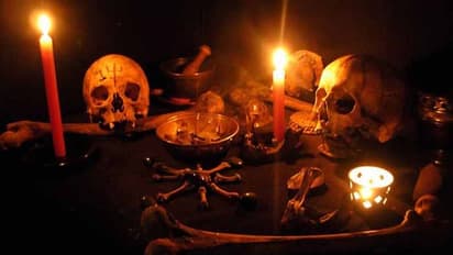 దుర్గమ్మ అనుగ్రహం కోసం చిన్నారి తలనరికి.. రక్తంతో..