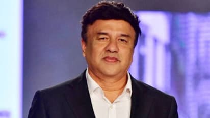 #మీటూ: ఆ మ్యూజిక్ డైరెక్టర్ ప్యాంట్ జిప్ తీసి.. వేధించాడు!