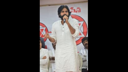 జగన్ పై దాడి: చంద్రబాబు వ్యాఖ్యలపై పవన్ కల్యాణ్ ఫైర్